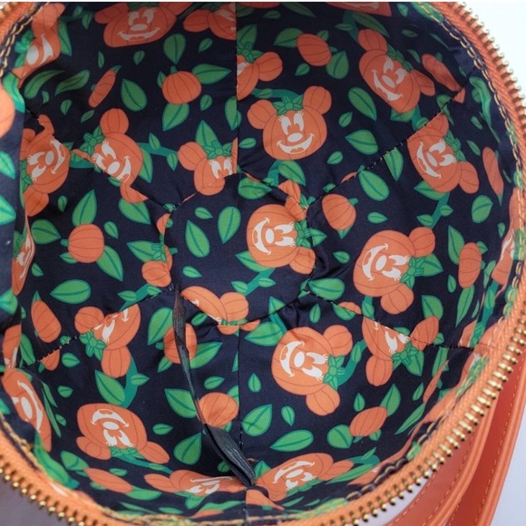 Minne pumpkin loungefly crossbody - Picture 3 of 3